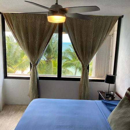 Front Beach Private Room With Shared Bathroom Cancún Buitenkant foto