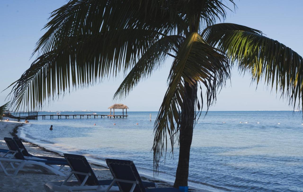 Front Beach Private Room With Shared Bathroom Cancún Buitenkant foto
