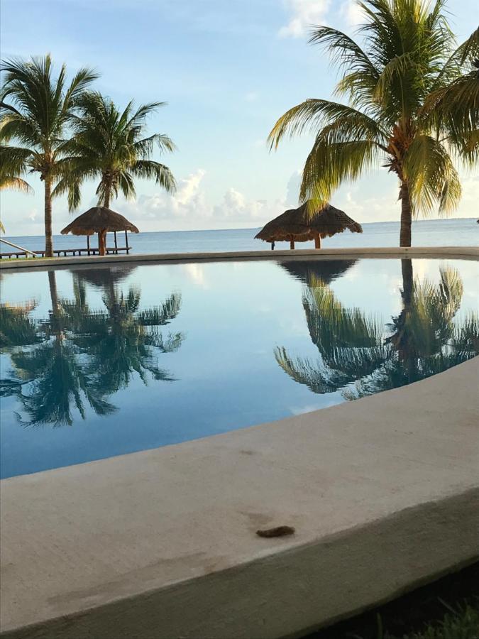 Front Beach Private Room With Shared Bathroom Cancún Buitenkant foto