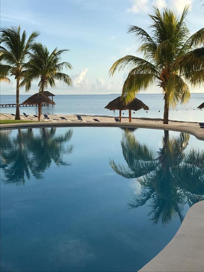 Front Beach Private Room With Shared Bathroom Cancún Buitenkant foto