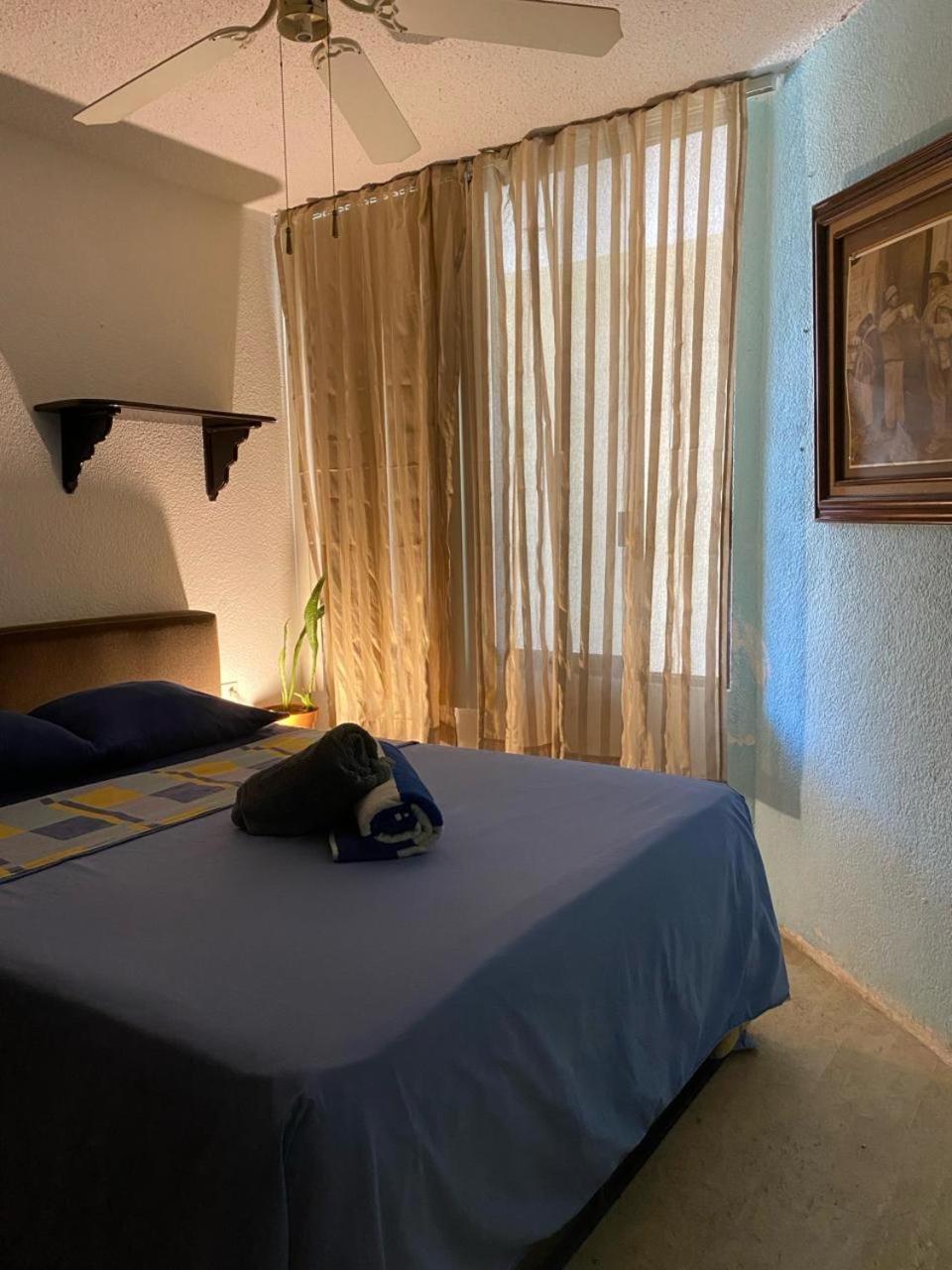 Front Beach Private Room With Shared Bathroom Cancún Buitenkant foto