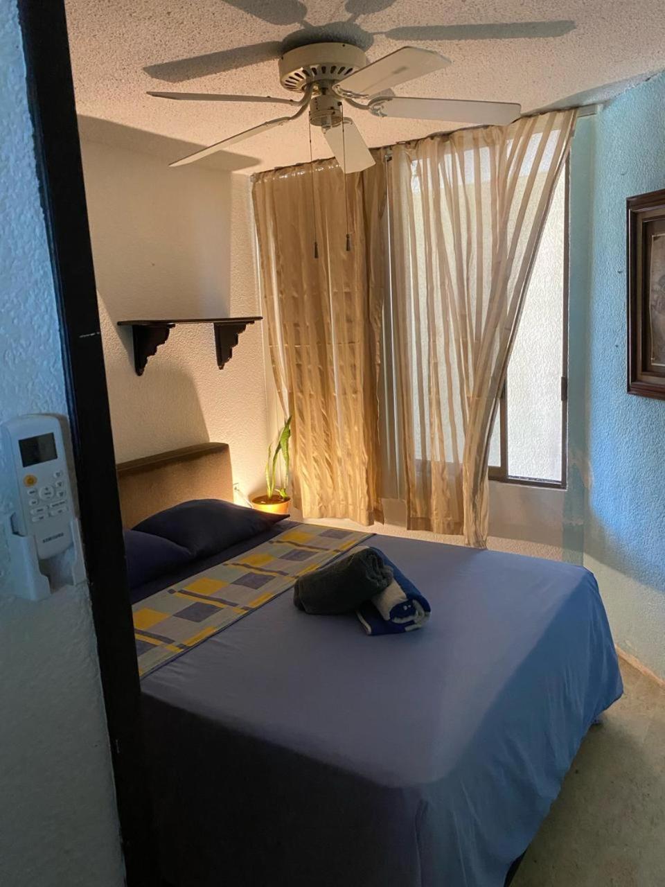Front Beach Private Room With Shared Bathroom Cancún Buitenkant foto
