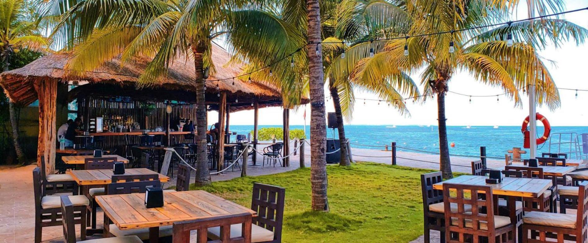 Front Beach Private Room With Shared Bathroom Cancún Buitenkant foto