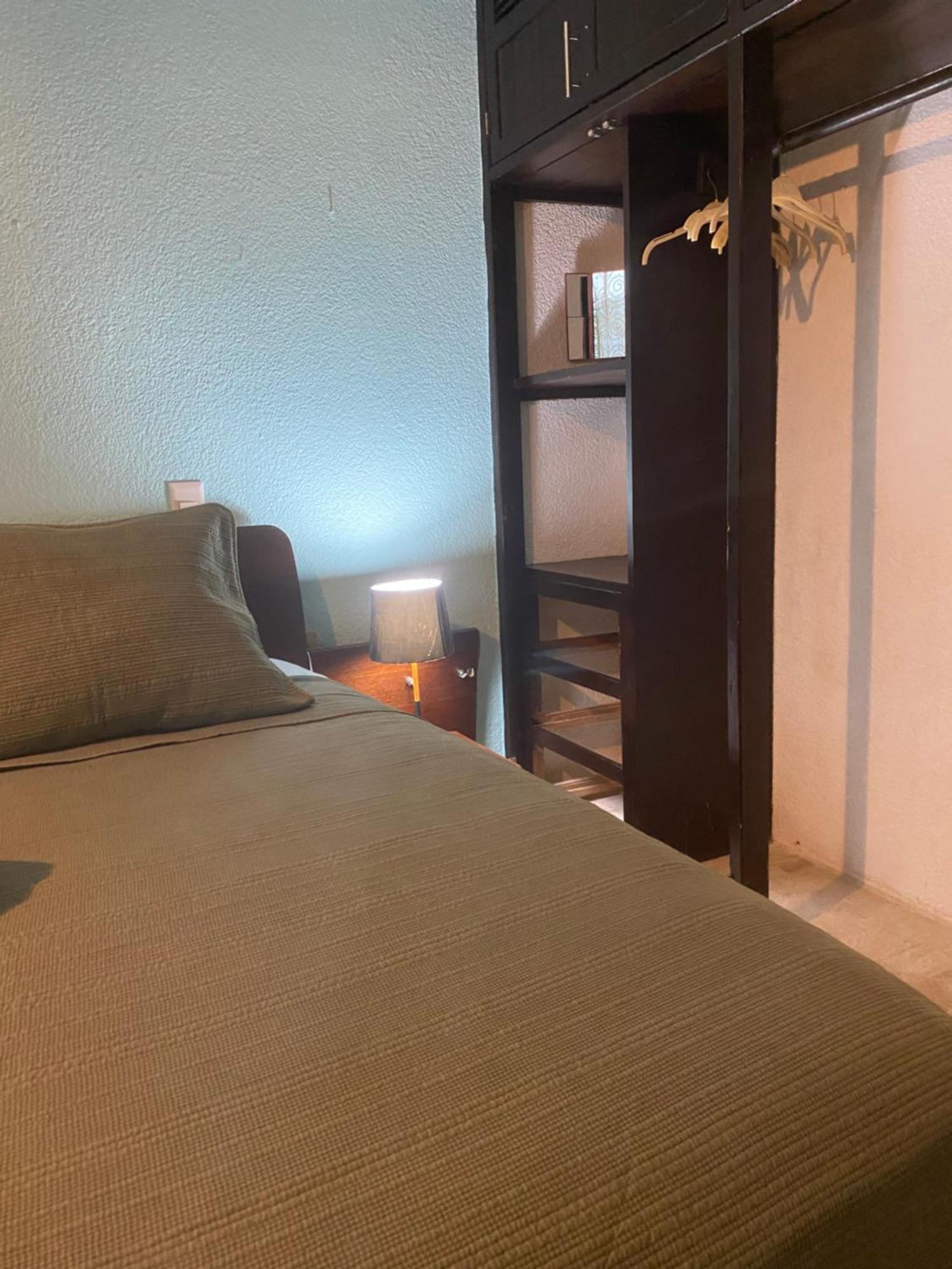 Front Beach Private Room With Shared Bathroom Cancún Buitenkant foto