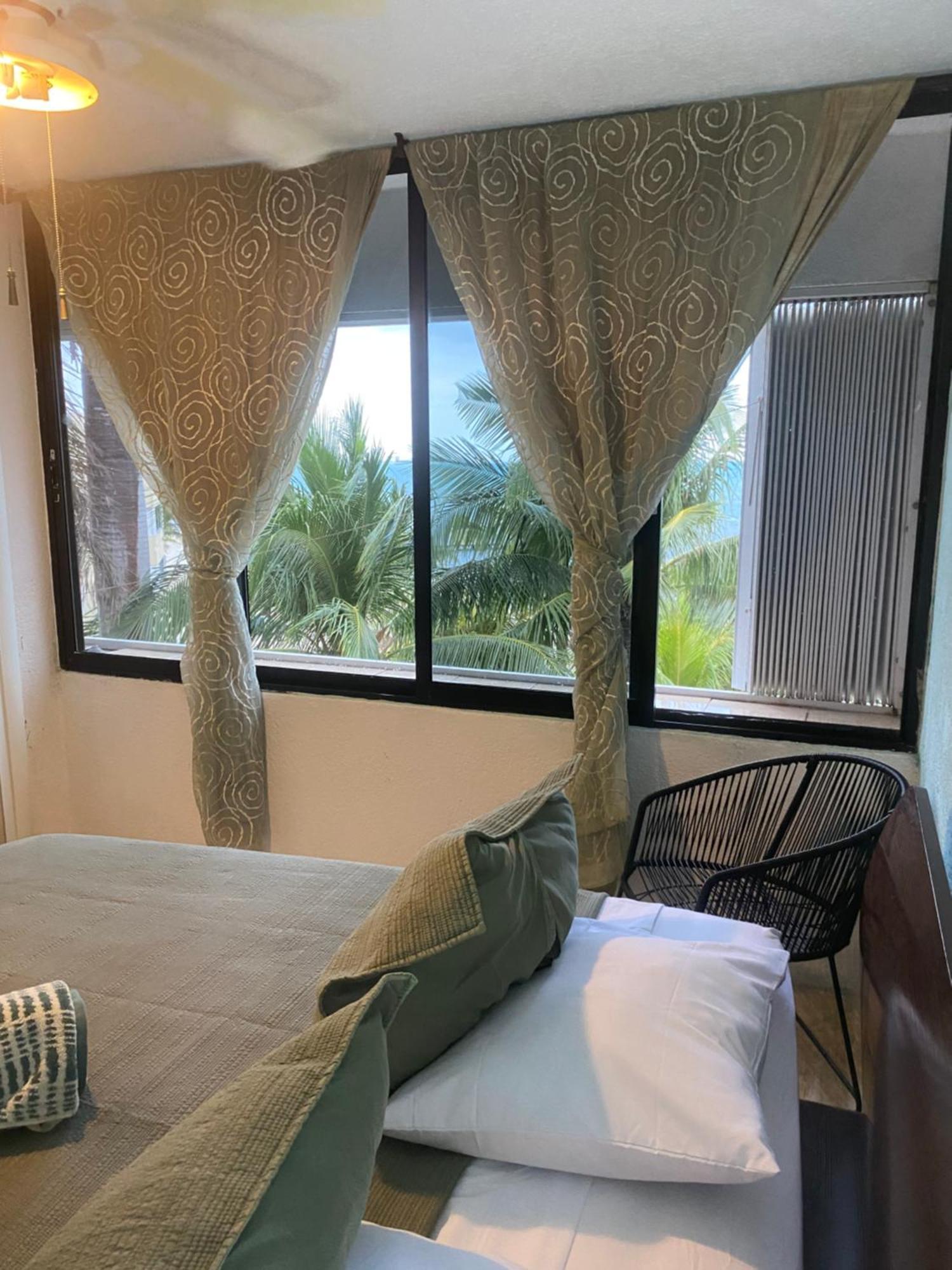 Front Beach Private Room With Shared Bathroom Cancún Buitenkant foto