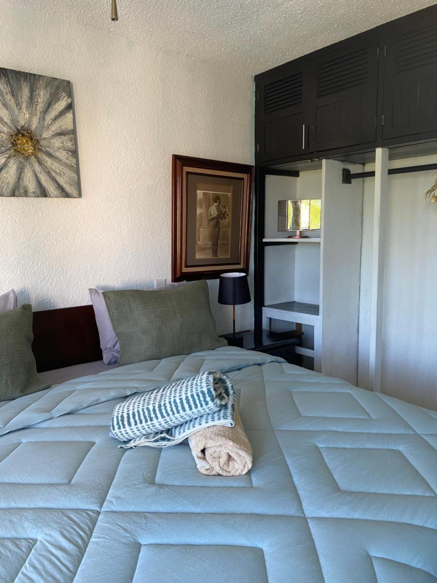Front Beach Private Room With Shared Bathroom Cancún Buitenkant foto