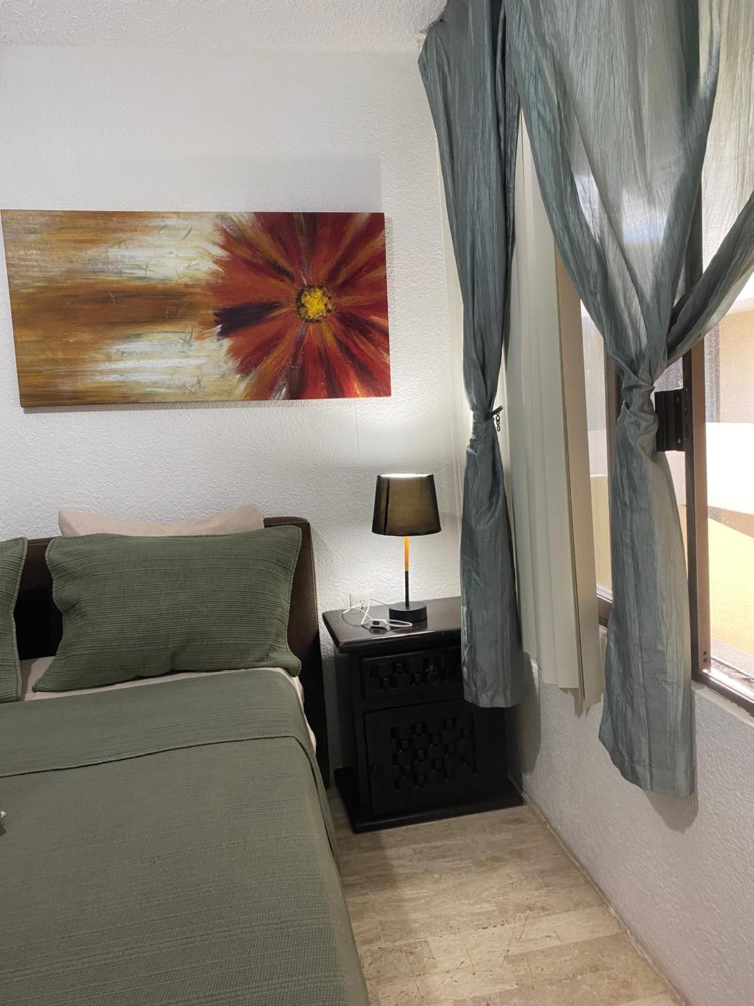 Front Beach Private Room With Shared Bathroom Cancún Buitenkant foto
