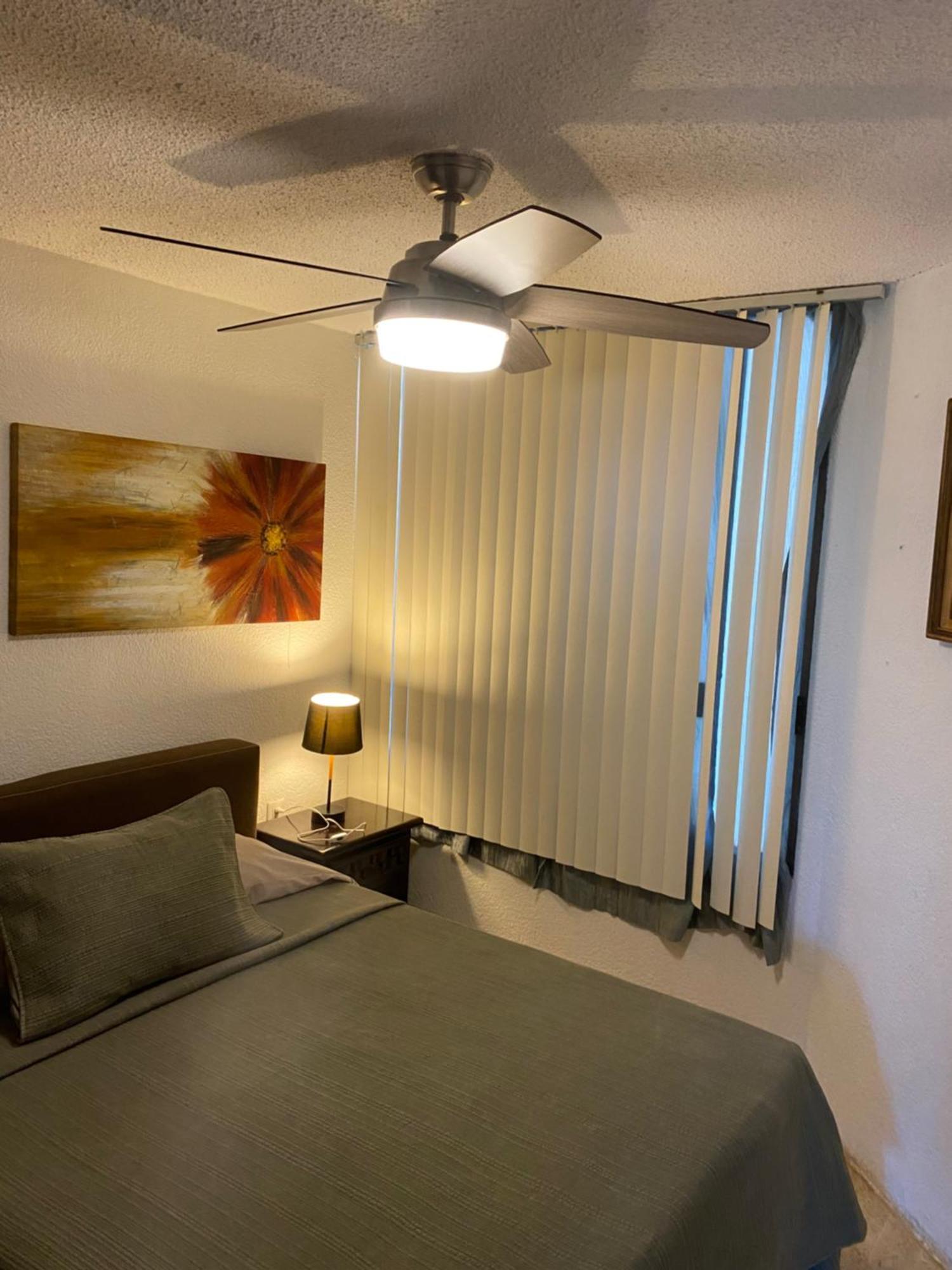 Front Beach Private Room With Shared Bathroom Cancún Buitenkant foto