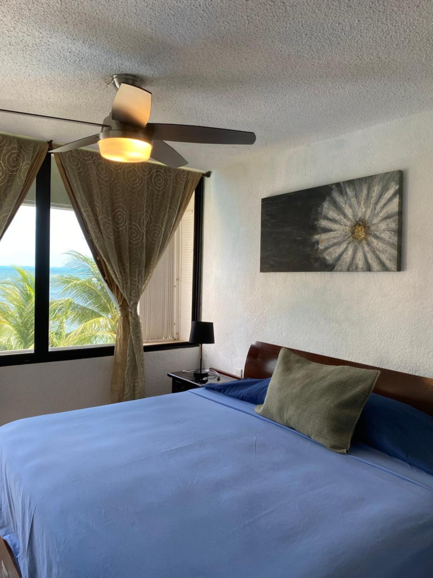 Front Beach Private Room With Shared Bathroom Cancún Buitenkant foto